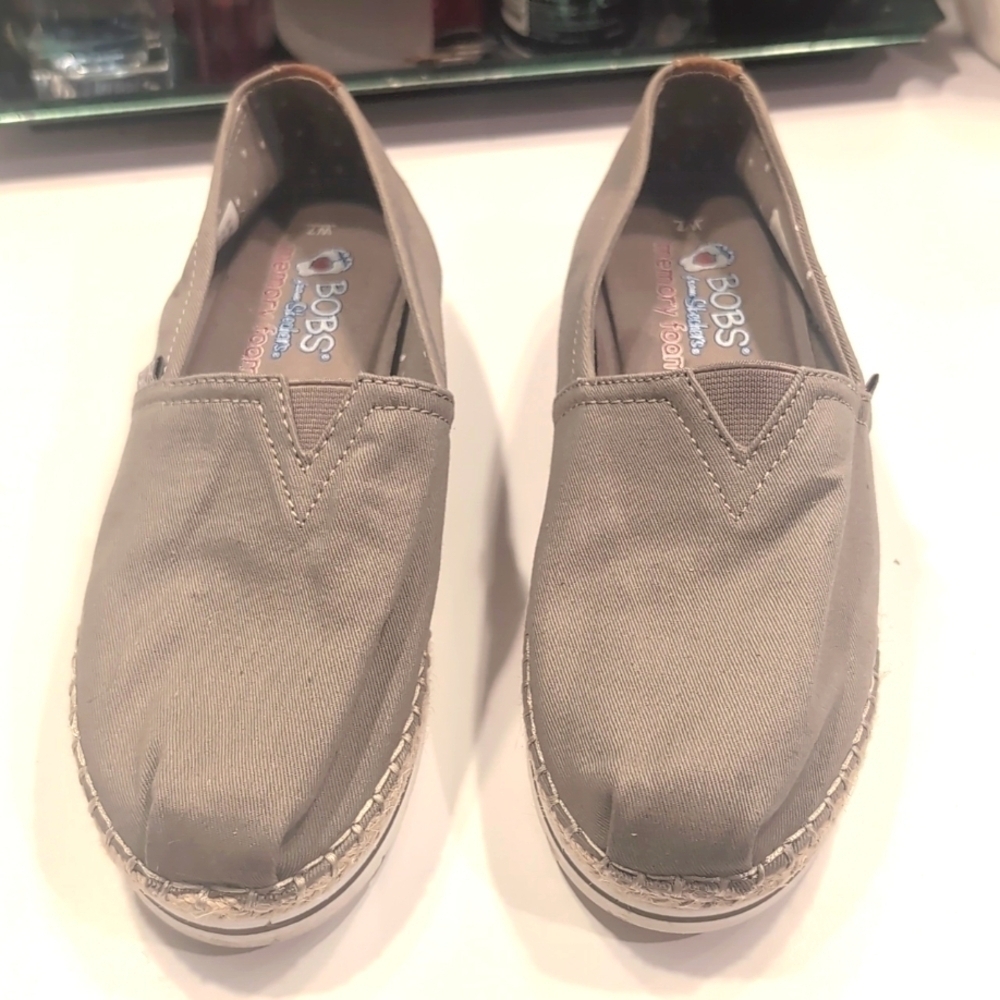 BOB'S By Skecher Memory Foam Gray Espadrilles Size 7
